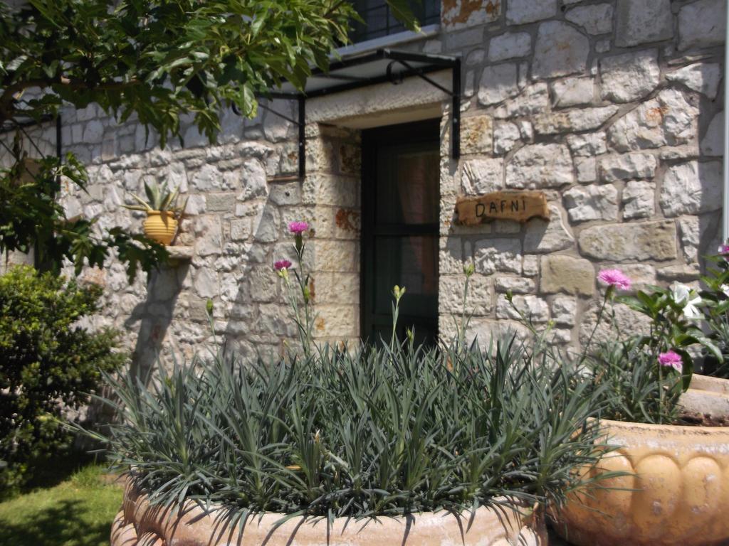 Sivros Stone Cottages エクステリア 写真