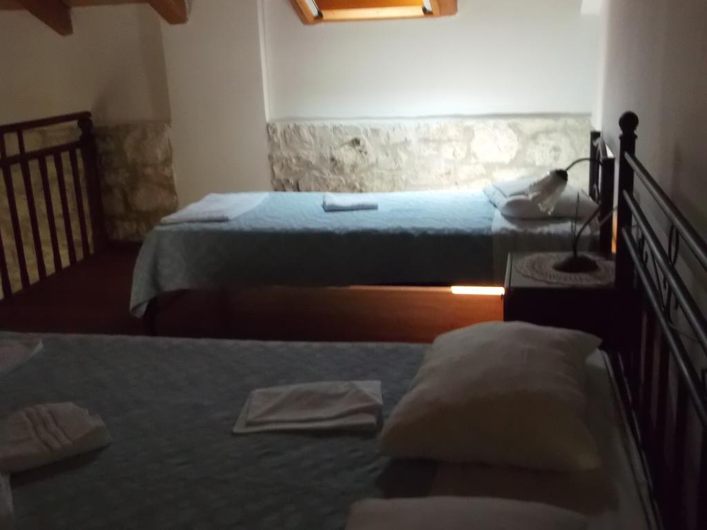 Sivros Stone Cottages エクステリア 写真