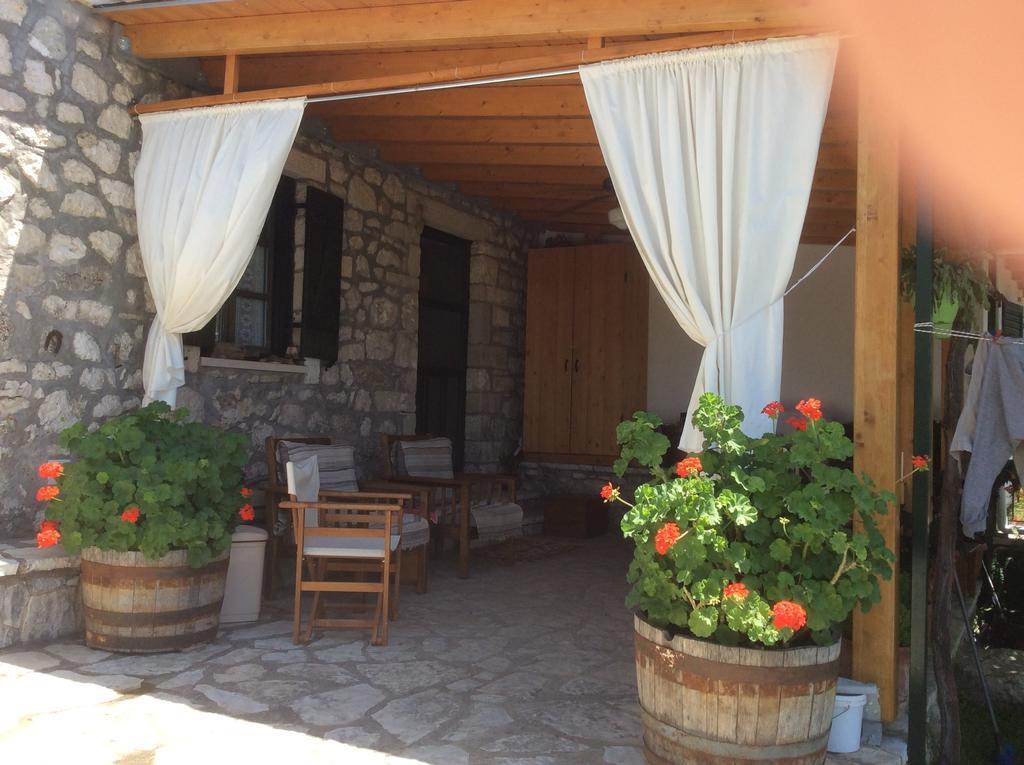 Sivros Stone Cottages エクステリア 写真